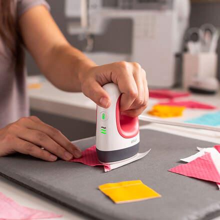 Cricut EasyPress Mini EU Red varmepresse