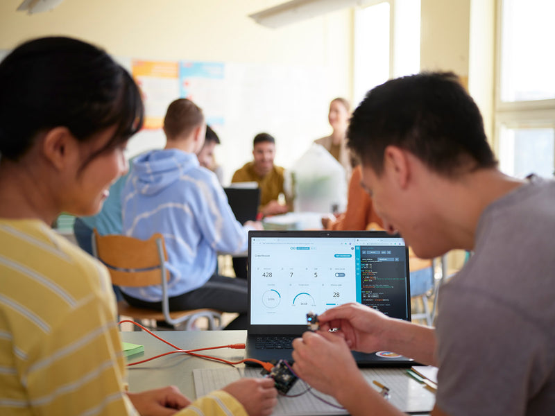 Arduino Explore IoT Kit